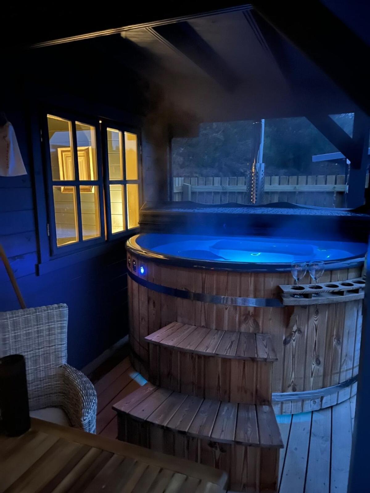 Retreat Hot Tub Highland Cabin Inverness Eksteriør billede