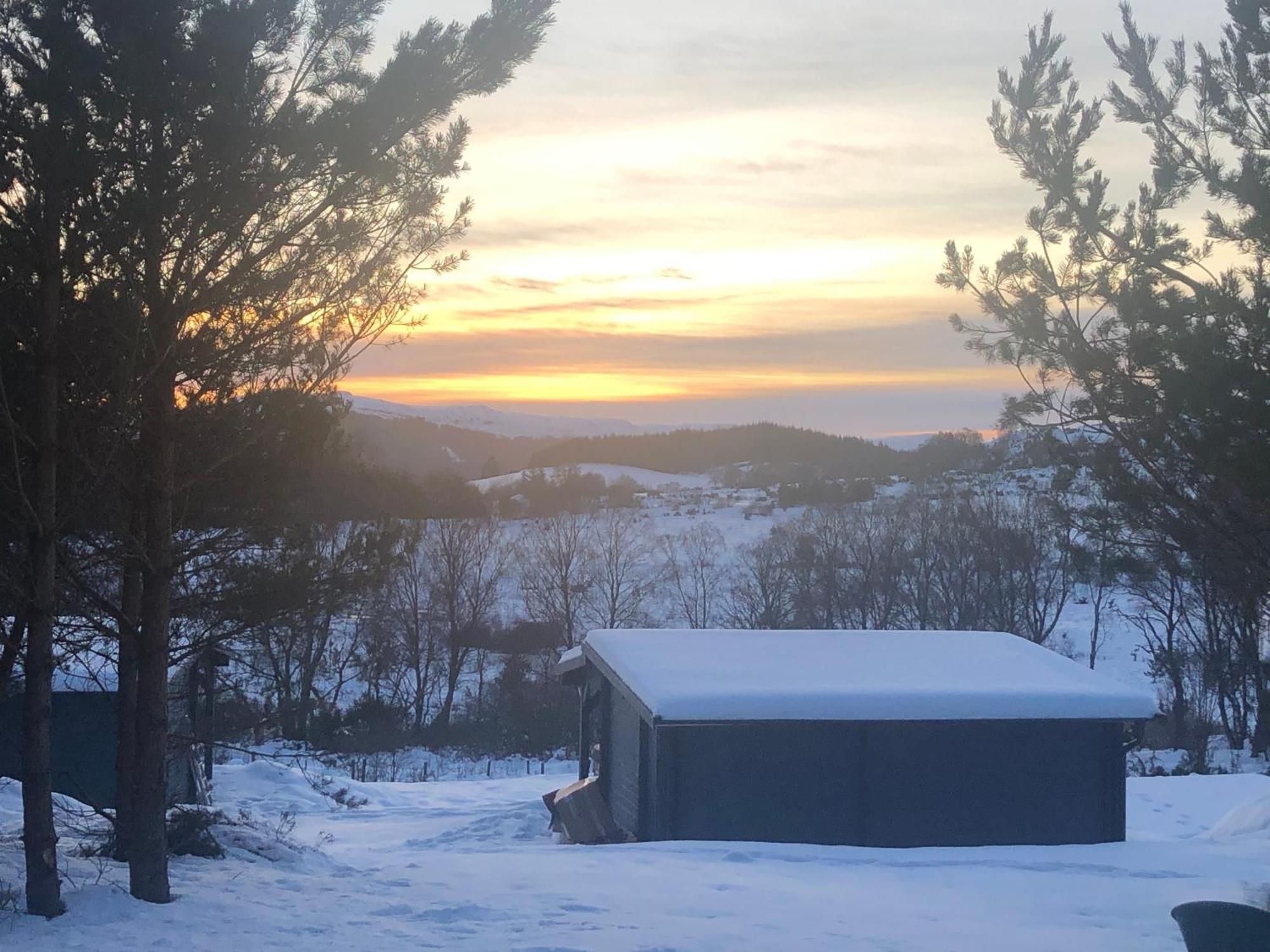 Retreat Hot Tub Highland Cabin Inverness Eksteriør billede
